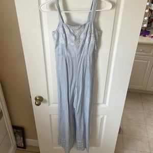 Jumpsuit xs. Jessica Simpson